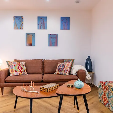 Apartament Montes Vindios *